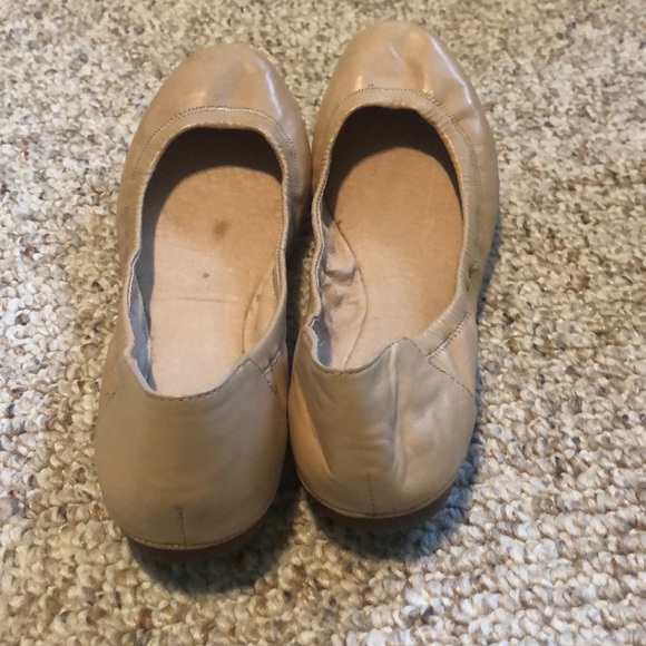 Vince Camuto Nude Flats - Picture 2 of 2